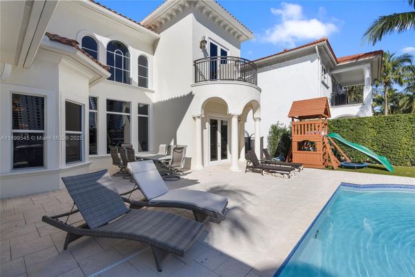 Exterior, Playground, Pool