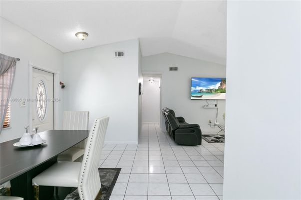 Dining room, Interior
