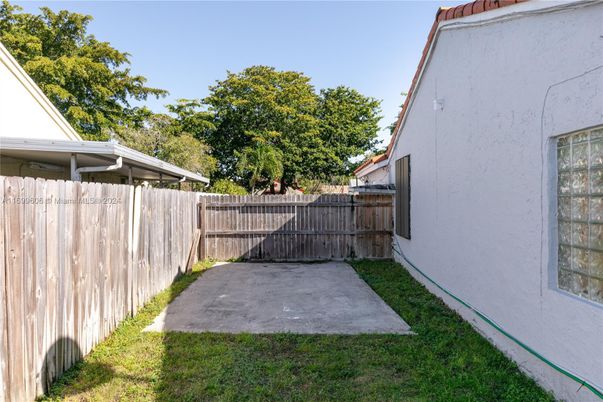 Backyard, Exterior