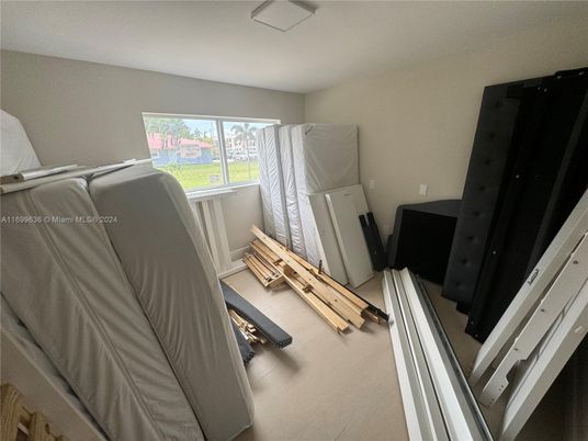 Interior, Washer, Wood Texture Flooring