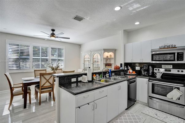 Dining room, Interior, Kitchen, Recessed Lighting, Stainless Steel Appliances