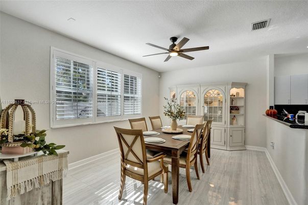 Dining room, Interior, Recessed Lighting