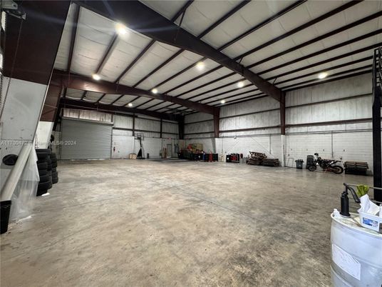 Garage, Interior