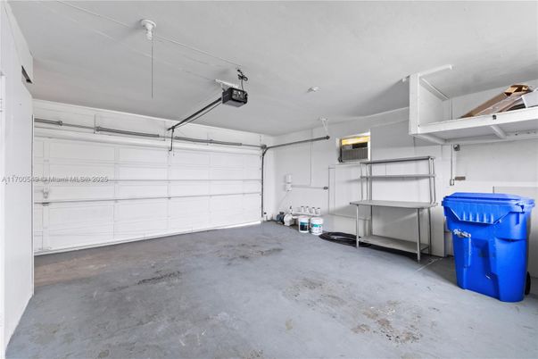 Garage, Interior