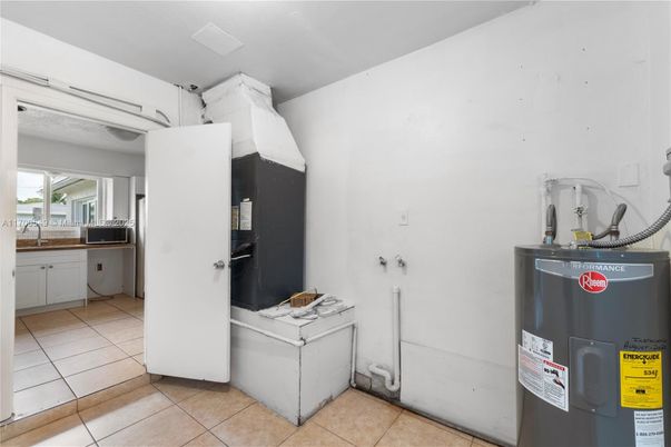 Interior, Washer