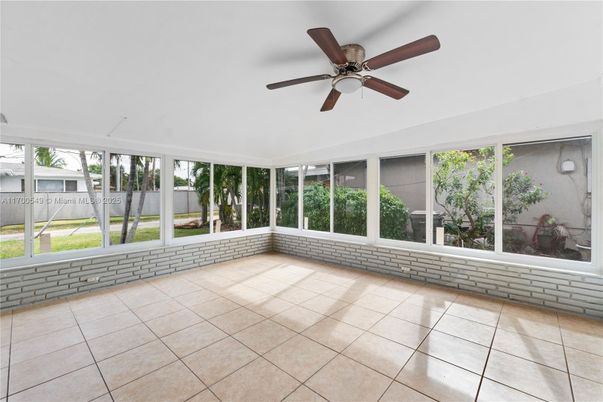 Empty room, Interior, Sun Room