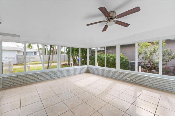 Empty room, Interior, Sun Room