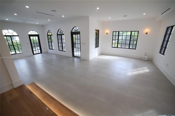 Empty room, Interior, Recessed Lighting