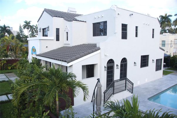 Exterior, Facade, Spanish Mediterranean