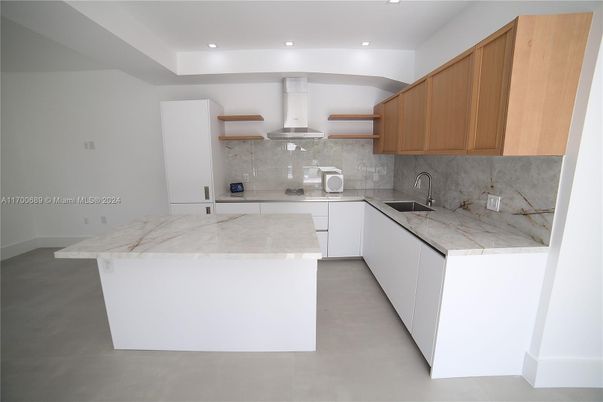 Interior, Kitchen, Marble Walls, Recessed Lighting