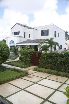 Exterior, Facade, Spanish Mediterranean