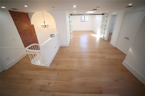 Interior, Pendant Lights, Recessed Lighting, Wood Texture Flooring