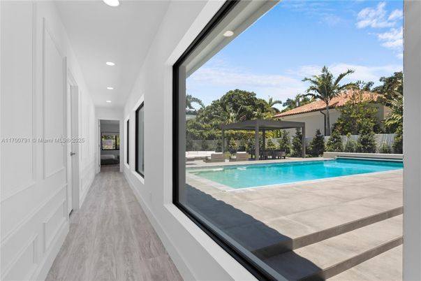 Exterior, Pool, Recessed Lighting