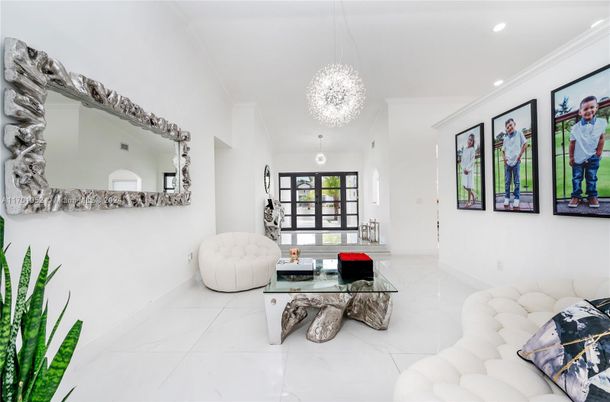 Interior, Living room, Marble, Pendant Lights, Recessed Lighting