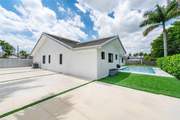 Backyard, Exterior, Pool