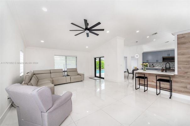Chandelier, Dining room, Interior, Kitchen, Living room, Pendant Lights, Recessed Lighting