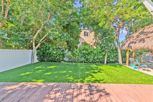 Backyard, Exterior