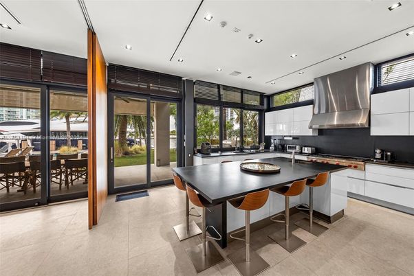 Dining room, Interior, Kitchen, Recessed Lighting, Stainless Steel Appliances