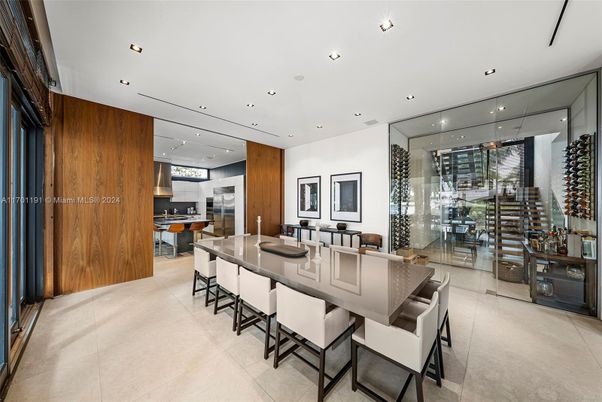 Dining room, Interior, Kitchen, Recessed Lighting, Wine Storage