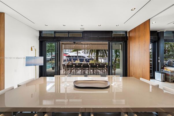 Dining room, Interior, Recessed Lighting