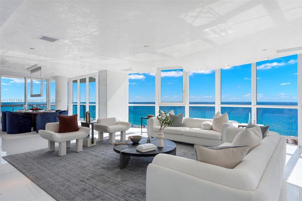 Interior, Living room, Recessed Lighting, Water