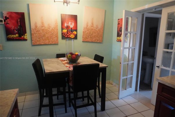 Dining room, Interior