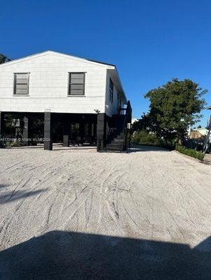 Exterior, Facade, None