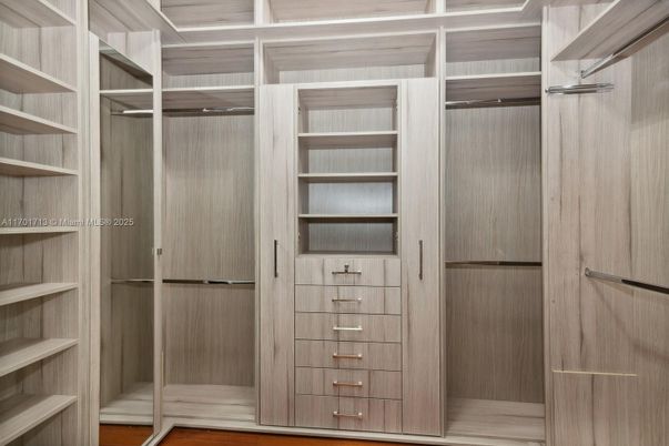 Interior, Walk-in Closets