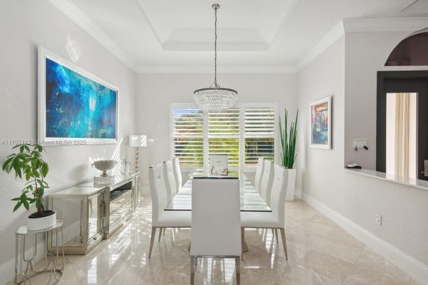 Chandelier, Dining room, Interior, Pendant Lights