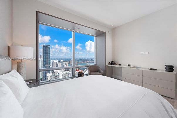Bedroom, Interior, Recessed Lighting, Water