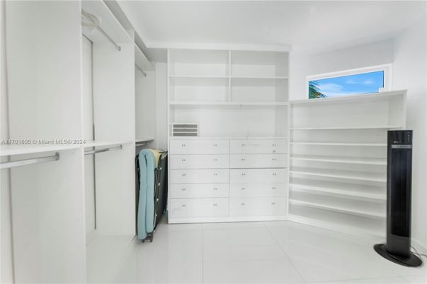 Interior, Walk-in Closets