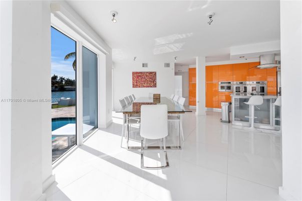 Dining room, Interior, Kitchen, Water