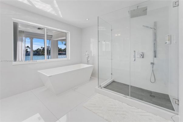 Bathroom, Free Standing Baths, Glass Shower, Interior, Recessed Lighting, Water