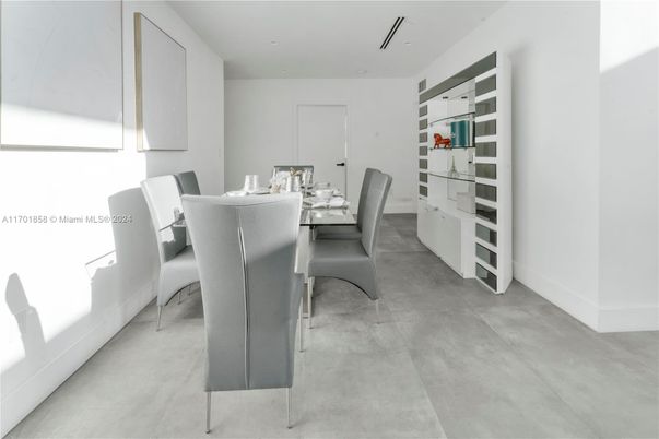Dining room, Interior, Recessed Lighting