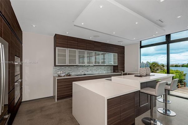 Interior, Kitchen, Recessed Lighting, Water
