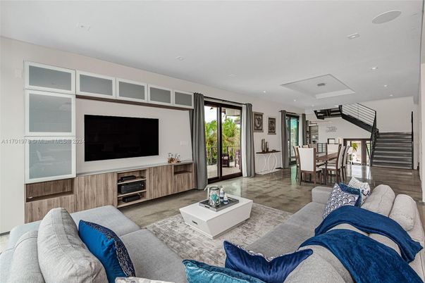 Dining room, Interior, Living room, Recessed Lighting
