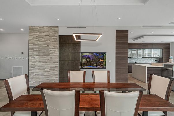 Dining room, Interior, Kitchen, Pendant Lights, Recessed Lighting, Stone Walls