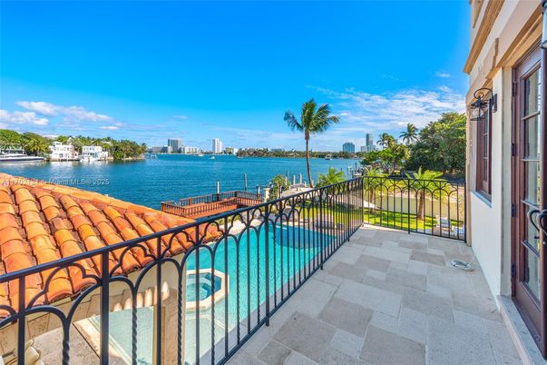 Exterior, Pool, Water