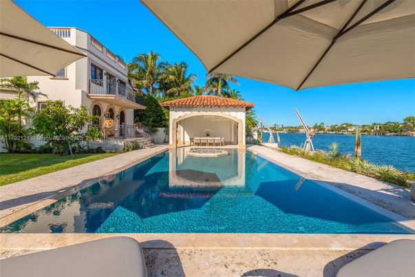 Exterior, Pool, Water