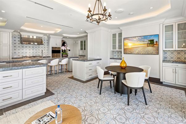 Chandelier, Dining room, Interior, Kitchen, Recessed Lighting, Stainless Steel Appliances