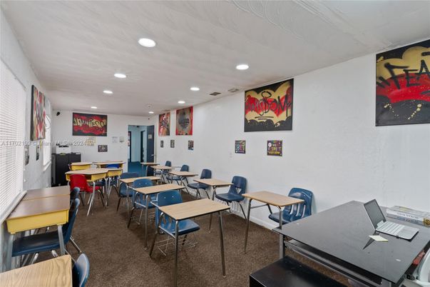 Dining room, Interior, Recessed Lighting