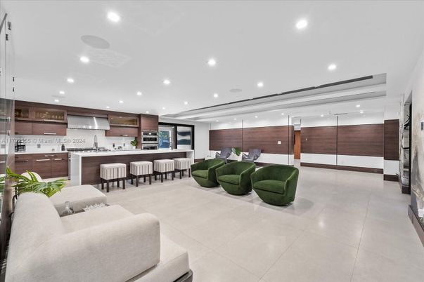 Interior, Kitchen, Living room, Recessed Lighting, Stainless Steel Appliances