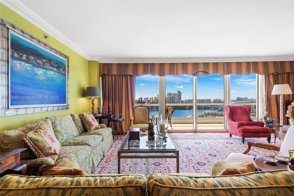 Interior, Living room, Water