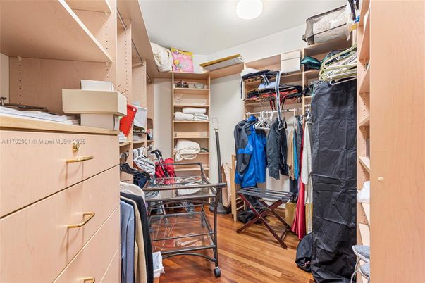 Interior, Walk-in Closets, Wood Texture Flooring