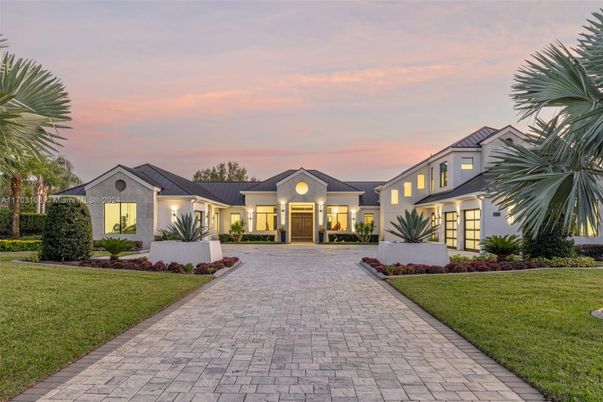 Backyard, Exterior, Facade, Ranch