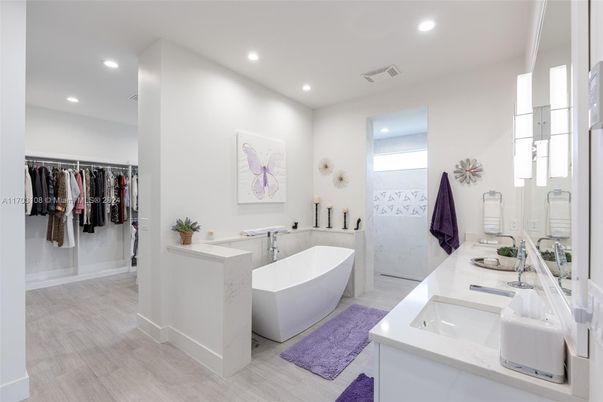 Bathroom, Dual Sink Vanities, Free Standing Baths, Interior, Recessed Lighting, Walk-in Closets