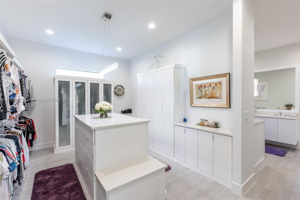 Interior, Pendant Lights, Recessed Lighting, Wood Texture Flooring