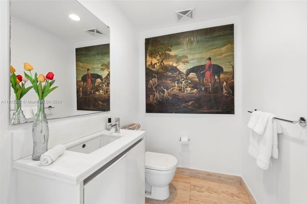 Bathroom, Interior, Recessed Lighting, Wood Texture Flooring