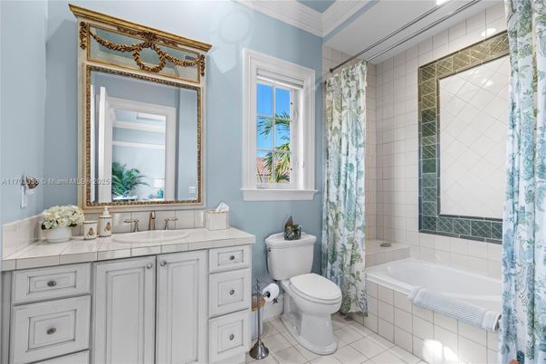 Bathroom, Interior, Tile Countertops