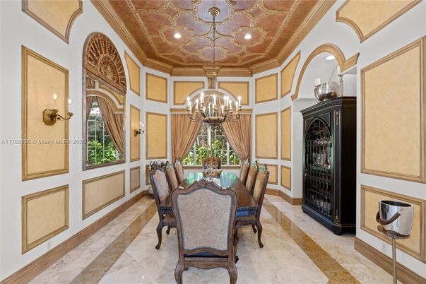 Chandelier, Dining room, Interior